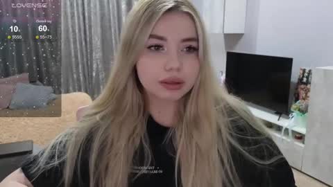 Snapshot of maymallorie chatting on 11, 1, 2025 may online show from 11, 1, 2025