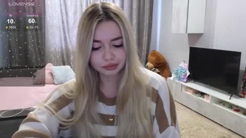 Snapshot of maymallorie chatting on 25, 1, 2025 may online show from 25, 1, 2025