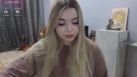 Snapshot of maymallorie chatting on 13, 2, 2025 may online show from 13, 2, 2025
