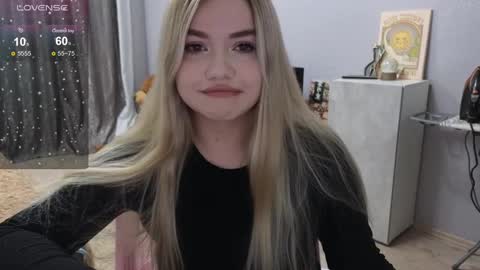 Snapshot of maymallorie chatting on 16, 2, 2025 may online show from 16, 2, 2025