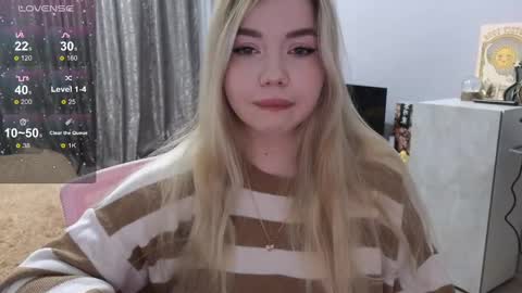 Snapshot of maymallorie chatting on 25, 2, 2025 may online show from 25, 2, 2025