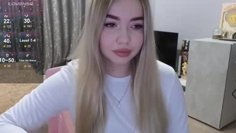 Snapshot of maymallorie chatting on 27, 2, 2025 may online show from 27, 2, 2025