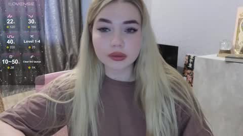 Snapshot of maymallorie chatting on 2, 3, 2025 may online show from 2, 3, 2025