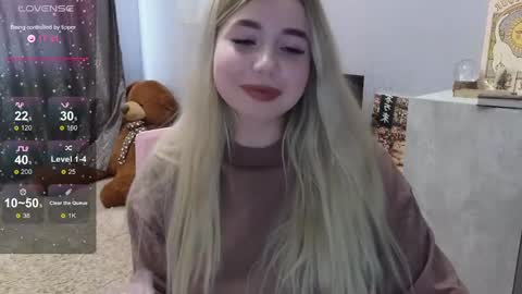 Snapshot of maymallorie chatting on 2, 3, 2025 may online show from 2, 3, 2025