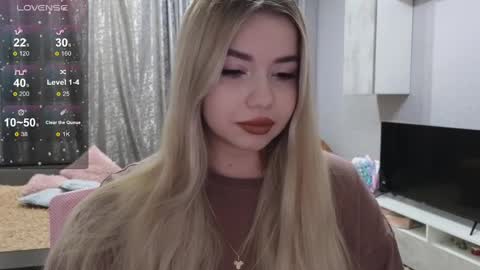 Snapshot of maymallorie chatting on 7, 3, 2025 may online show from 7, 3, 2025