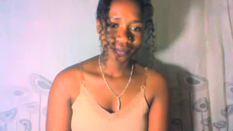 Snapshot of mayrah5 chatting on 12, 1, 2025 mayrah online show from 12, 1, 2025