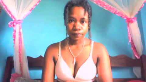 Snapshot of mayrah5 chatting on 2, 2, 2025 mayrah online show from 2, 2, 2025