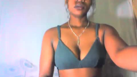 Snapshot of mayrah5 chatting on 6, 2, 2025 mayrah online show from 6, 2, 2025