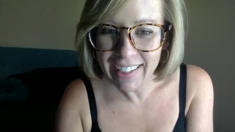 mayzie_mac online show from 3, 7, 2026