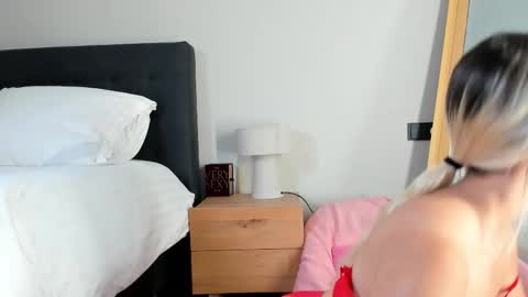 Snapshot of mazekyn chatting on 29, 11, 2025 mazekyn online show from 29, 11, 2025