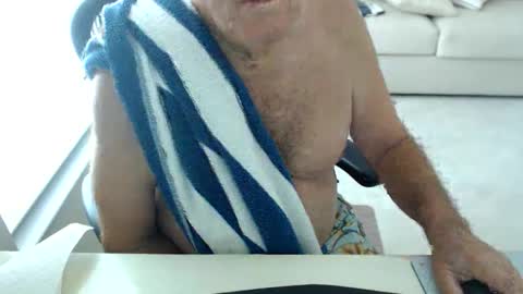 Snapshot of mbeastie chatting on 22, 5, 2026 Beastie online show from 22, 5, 2026