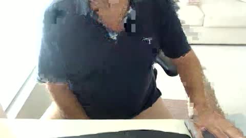 Snapshot of mbeastie chatting on 9, 6, 2026 Beastie online show from 9, 6, 2026