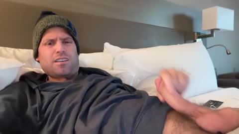 Snapshot of mbnc chatting on 25, 11, 2025 lol online show from 25, 11, 2025