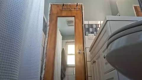 Mcmuffin1827 online show from 3, 11, 2025