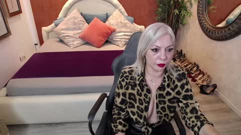 meamandax online show from 4, 1, 2025