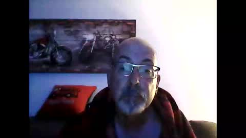 Snapshot of meathome3 chatting on 8, 6, 2026 me at home online show from 8, 6, 2026