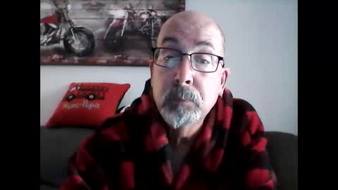 Snapshot of meathome3 chatting on 10, 6, 2026 me at home online show from 10, 6, 2026