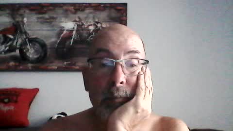 Snapshot of meathome3 chatting on 30, 7, 2026 me at home online show from 30, 7, 2026