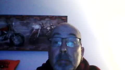 Snapshot of meathome3 chatting on 31, 7, 2026 me at home online show from 31, 7, 2026