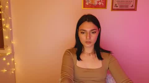 Snapshot of medina_andress chatting on 25, 2, 2025 Dina online show from 25, 2, 2025