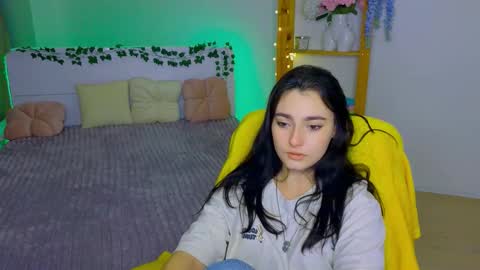 Snapshot of medina_andress chatting on 9, 10, 2025 Dina online show from 9, 10, 2025