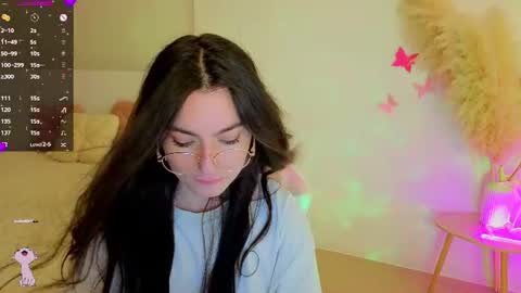 Snapshot of medina_andress chatting on 11, 7, 2026 Dina online show from 11, 7, 2026