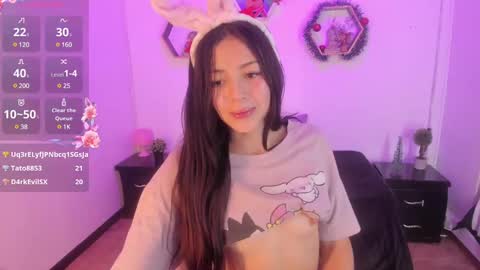 Snapshot of meelanny_ds chatting on 17, 12, 2024   online show from 17, 12, 2024