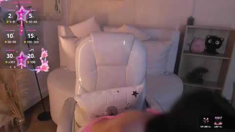 Snapshot of meelanny_ds chatting on 6, 3, 2025   online show from 6, 3, 2025