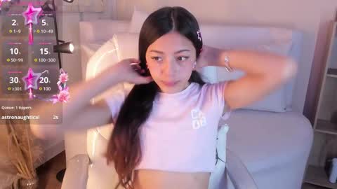 Snapshot of meelanny_ds chatting on 7, 3, 2025   online show from 7, 3, 2025