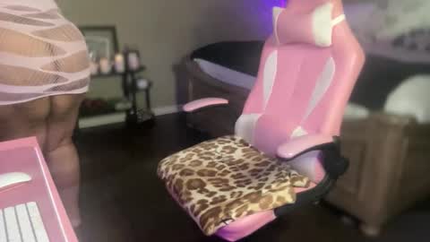 Snapshot of meetsouthernpeach chatting on 5, 11, 2025 Southern Peach online show from 5, 11, 2025