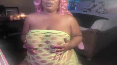 Snapshot of meetsouthernpeach chatting on 19, 11, 2025 Southern Peach online show from 19, 11, 2025