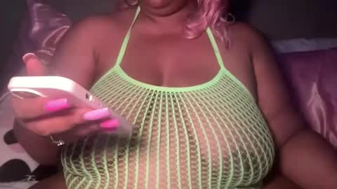 Snapshot of meetsouthernpeach chatting on 25, 11, 2025 Southern Peach online show from 25, 11, 2025