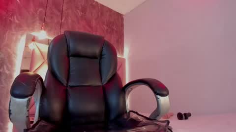 M E G A N online show from 13, 5, 2026