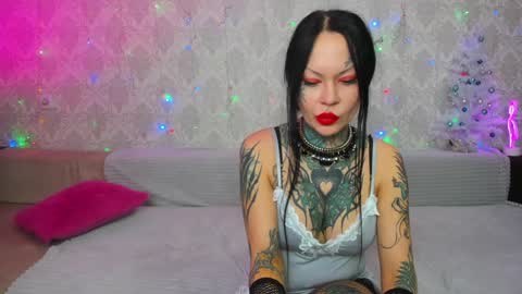 Snapshot of megan_blackmoon chatting on 29, 12, 2024 Helena Tuman online show from 29, 12, 2024