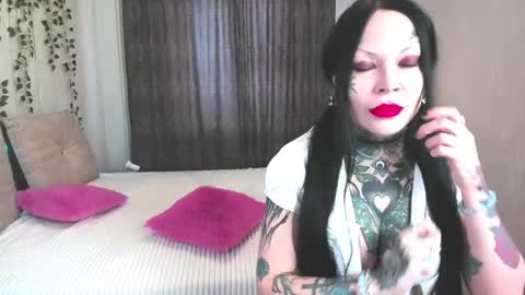Snapshot of megan_blackmoon chatting on 10, 1, 2025 Helena Tuman online show from 10, 1, 2025