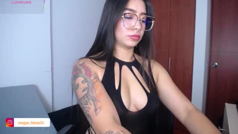 Megan Bluee online show from 27, 11, 2025