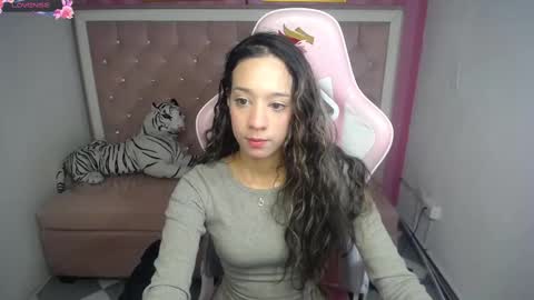 Snapshot of megan_collins_b chatting on 11, 9, 2025 megan_collins_b online show from 11, 9, 2025