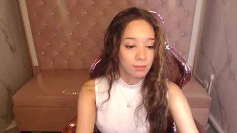Snapshot of megan_collins_b chatting on 4, 10, 2025 megan_collins_b online show from 4, 10, 2025