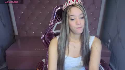 Snapshot of megan_collins_b chatting on 23, 10, 2025 megan_collins_b online show from 23, 10, 2025