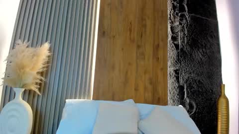 MEGAN COOPER online show from 23, 10, 2025