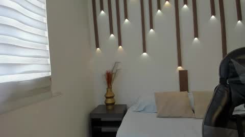 MEGAN COOPER online show from 17, 12, 2025