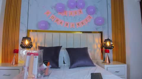 Carolina Paez online show from 4, 2, 2025