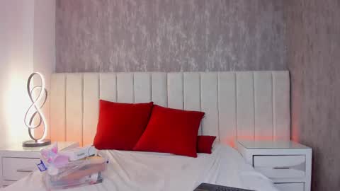 Carolina Paez online show from 27, 2, 2025