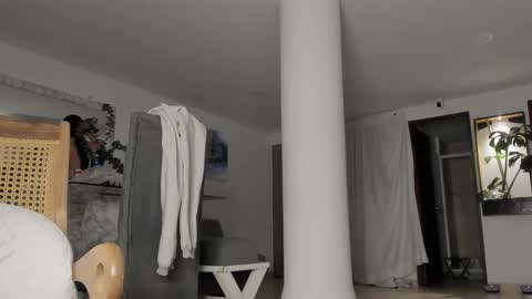 Megan Lu online show from 5, 2, 2025