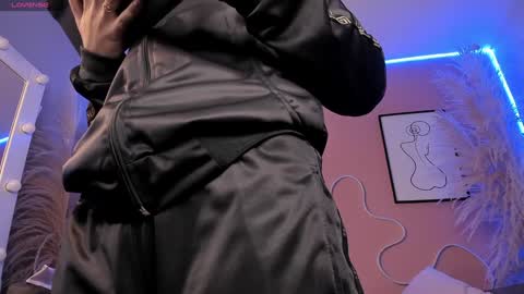     online show from 28, 12, 2024