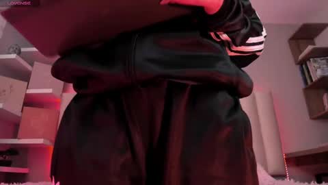     online show from 20, 2, 2025