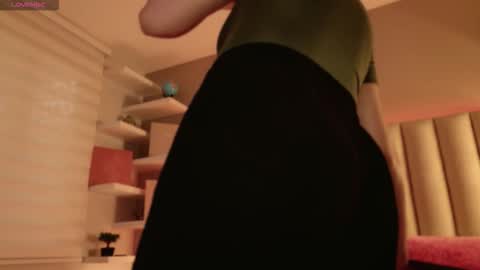     online show from 15, 9, 2025