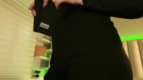     online show from 20, 9, 2025