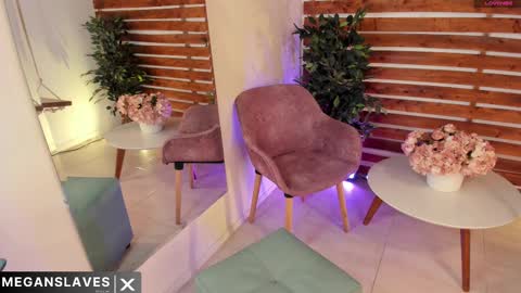 megan_raiin online show from 26, 2, 2025