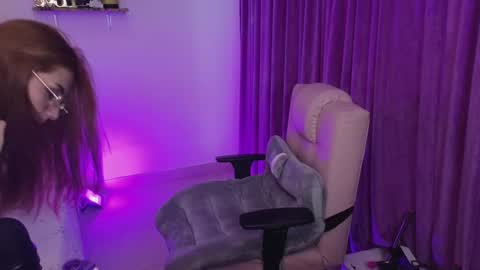                 Laura                 online show from 14, 1, 2025